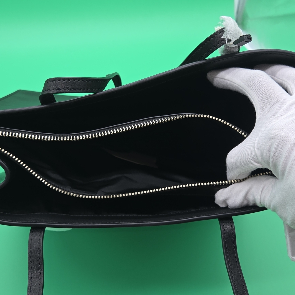 Marc Jacobs 2025 Wizard Of Oz Collection Black and Green Tote Bag - Picture 5 of 7